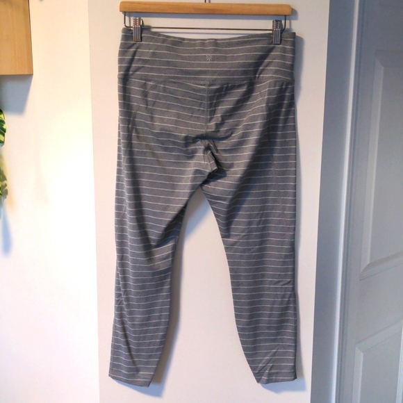 Athleta 7/8 yoga pants - Picture 3 of 4